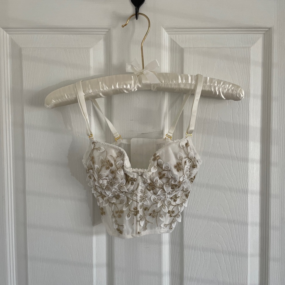 yesstyle 3d floral embroidery corset top